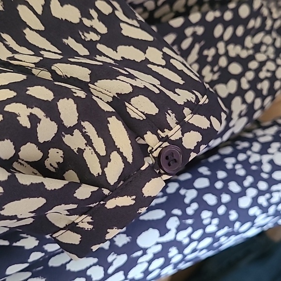 Pleione navy cream spotted long sleeve vneck pop over long sleeve blouse medium - Picture 8 of 9